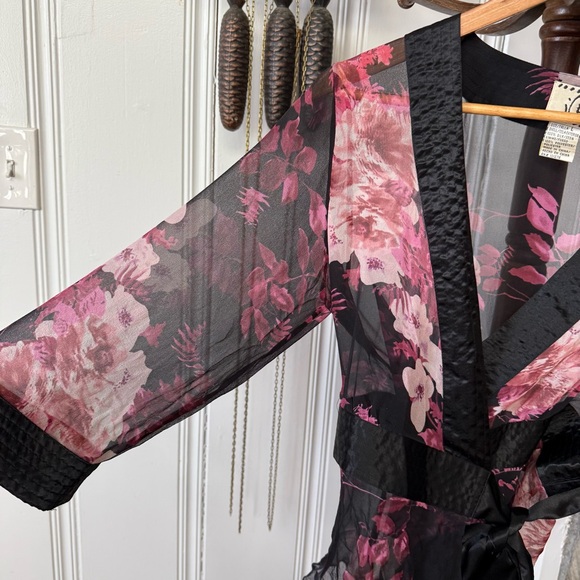 Vintage Y2K Silk Floral Sheer Black and Pink Wrap Top women’s Medium - Picture 4 of 7